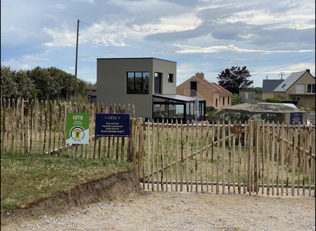 Vila Face Aux Isles Saint-Marcouf Exteriér fotografie