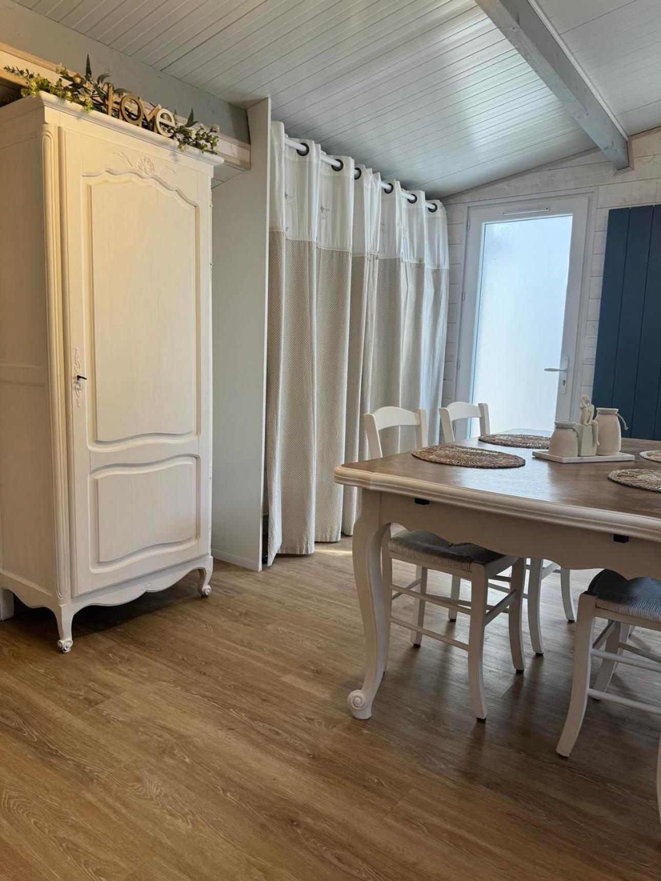 Vila Face Aux Isles Saint-Marcouf Exteriér fotografie